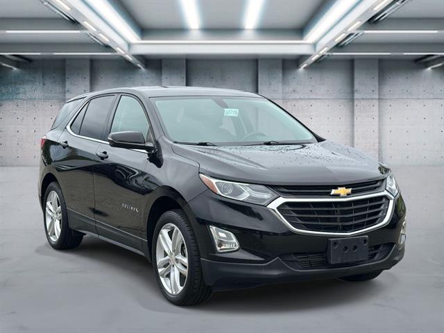 Used 2018 Chevrolet Equinox LT with VIN 2GNAXSEV3J6293585 for sale in Saint James, NY
