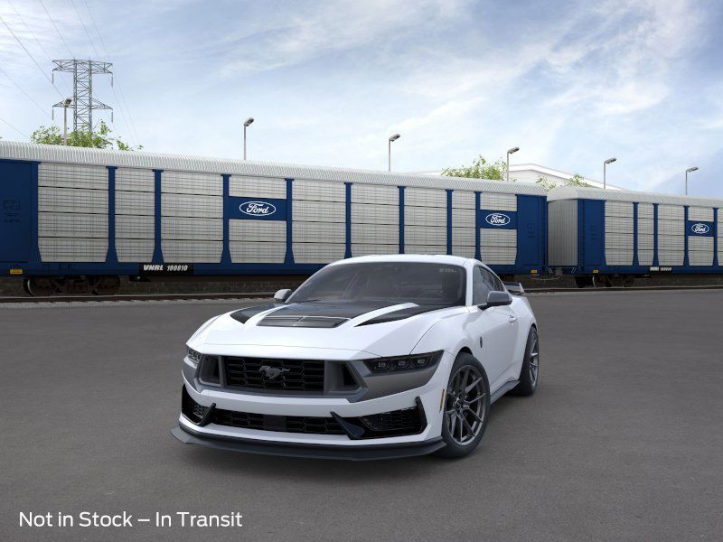 2025 Ford Mustang Dark Horse Deluxe photo 2