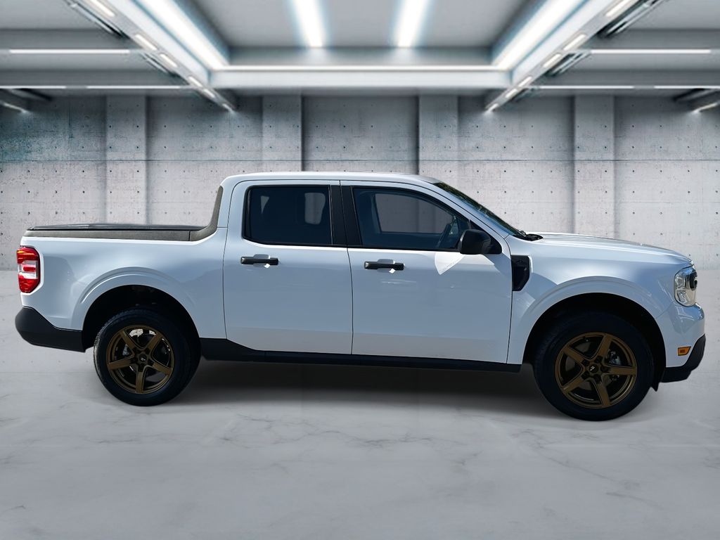 2024 Ford Maverick XL photo 3