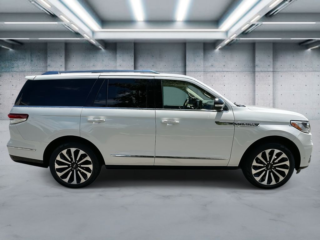 2022 Lincoln Navigator Reserve photo 3
