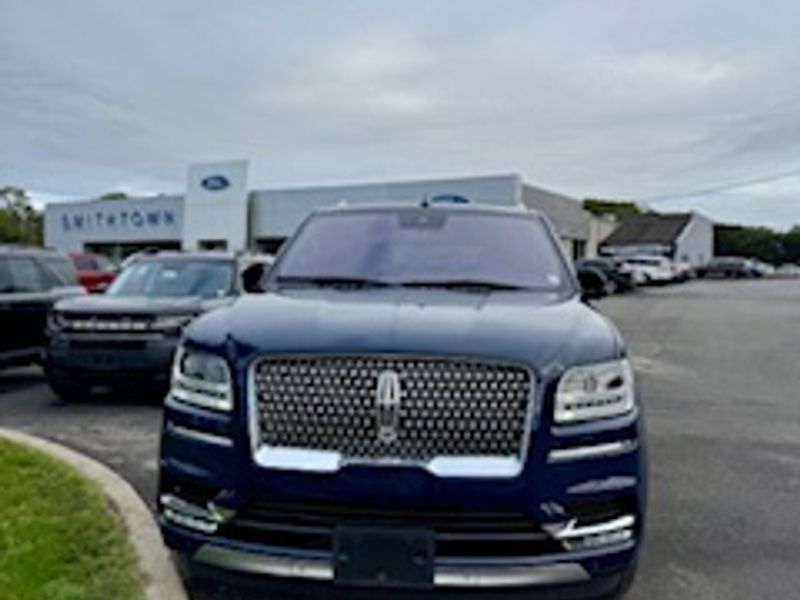 2019 Lincoln Navigator L Reserve photo 3
