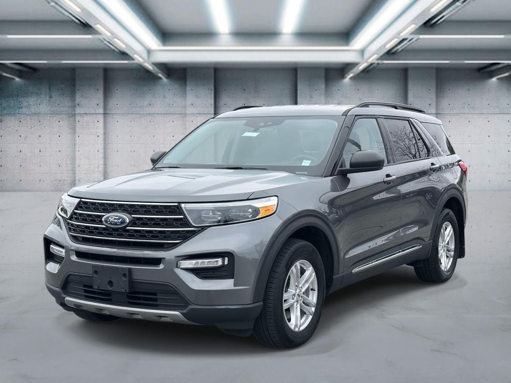 2023 Ford Explorer XLT's photo