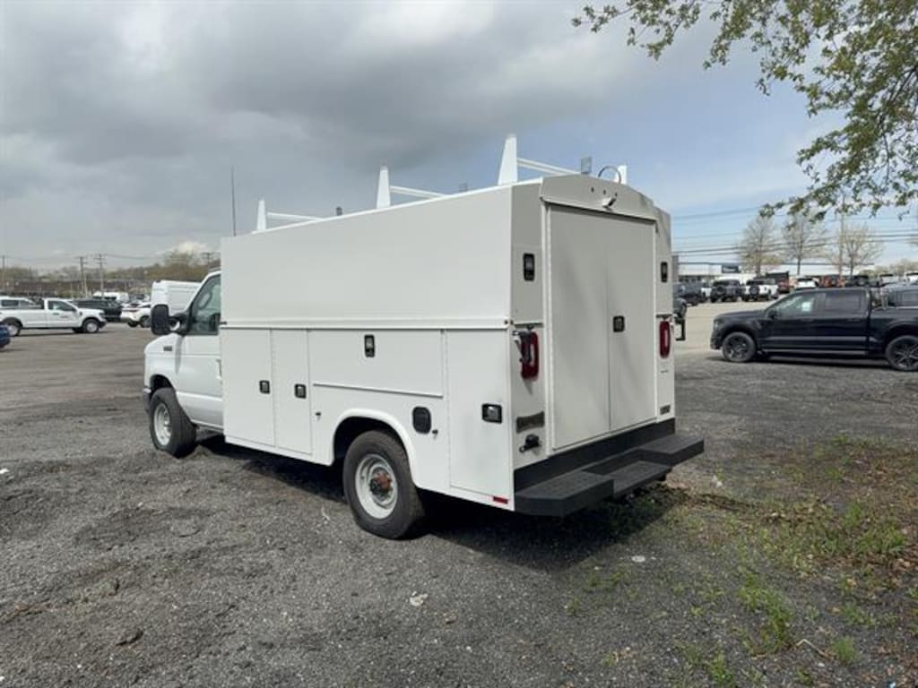 New 2026 Ford E-Series Cutaway E-350 SRW 138 WB