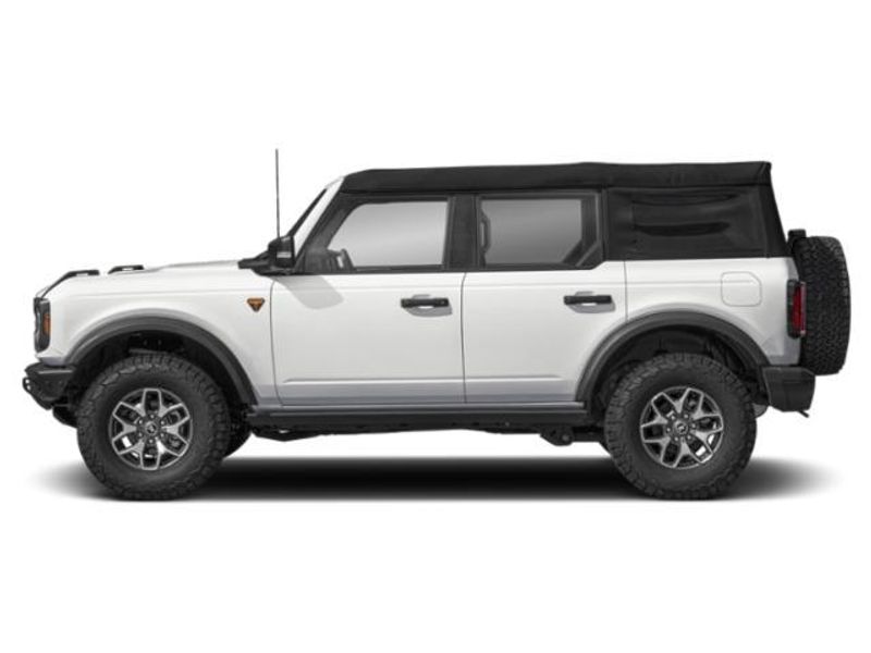 2025 Ford Bronco Badlands photo 3