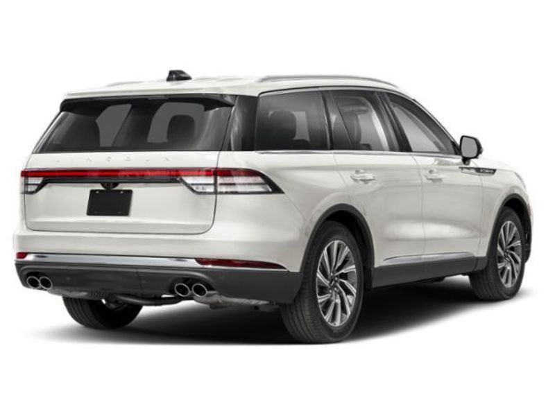 2025 Lincoln Aviator Reserve photo 2