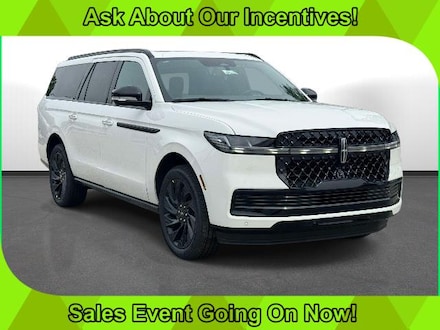 Featured 2026 Lincoln Navigator L Reserve L for sale in Saint James, NY