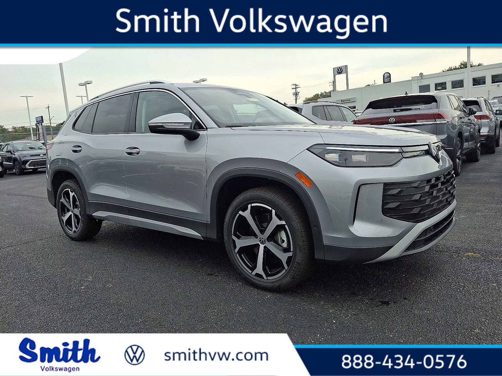 2025 Volkswagen Tiguan SE's photo