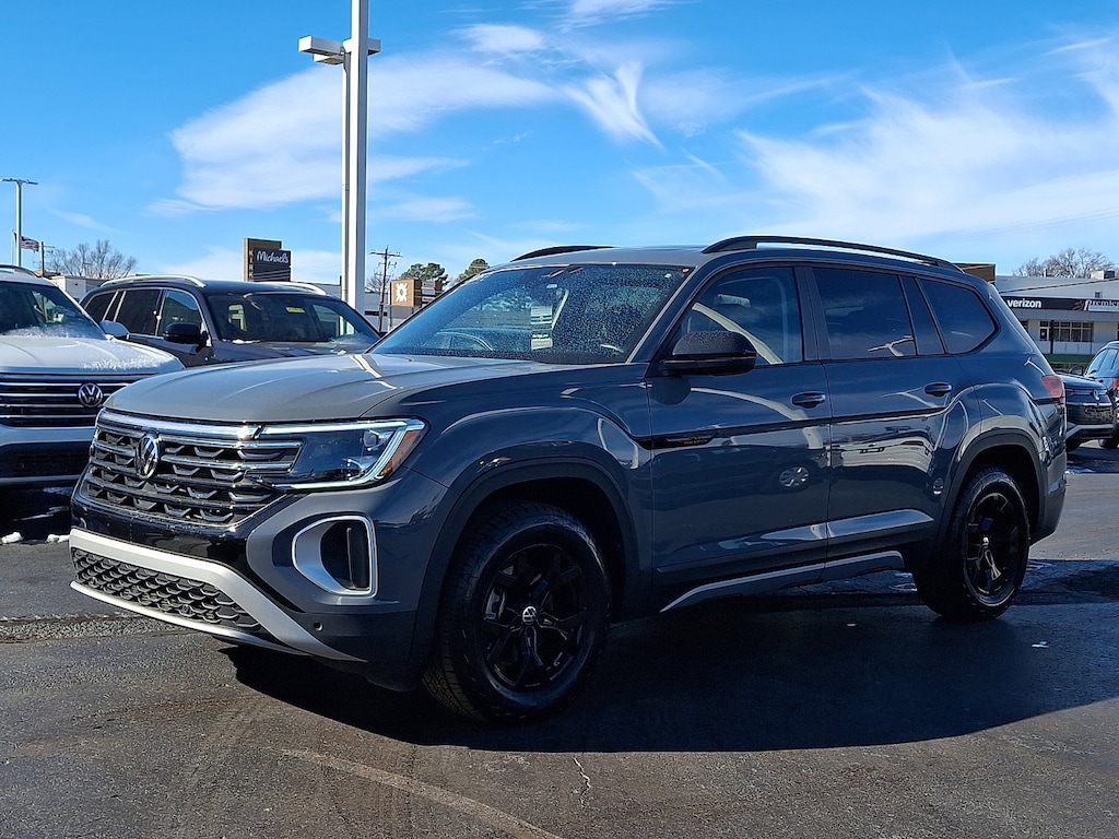 Certified 2025 Volkswagen Atlas 2.0T Peak Edition SUV