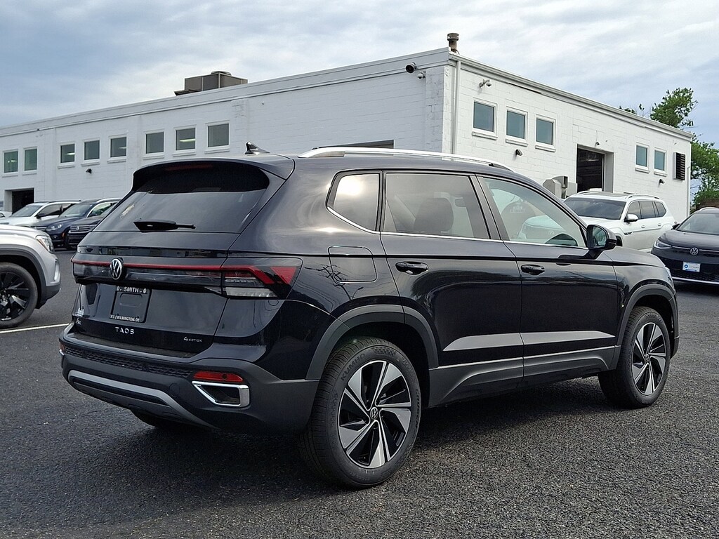 New 2026 Volkswagen Taos 1.5T SE SUV