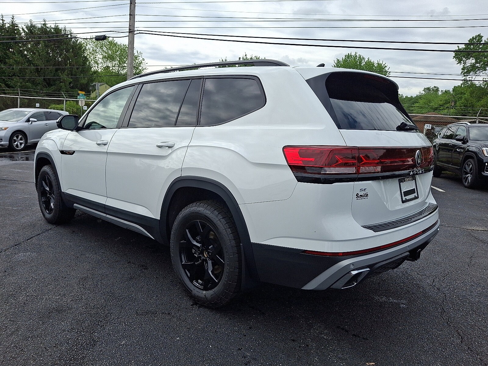 2025 Volkswagen Atlas Peak Edition SE photo 3