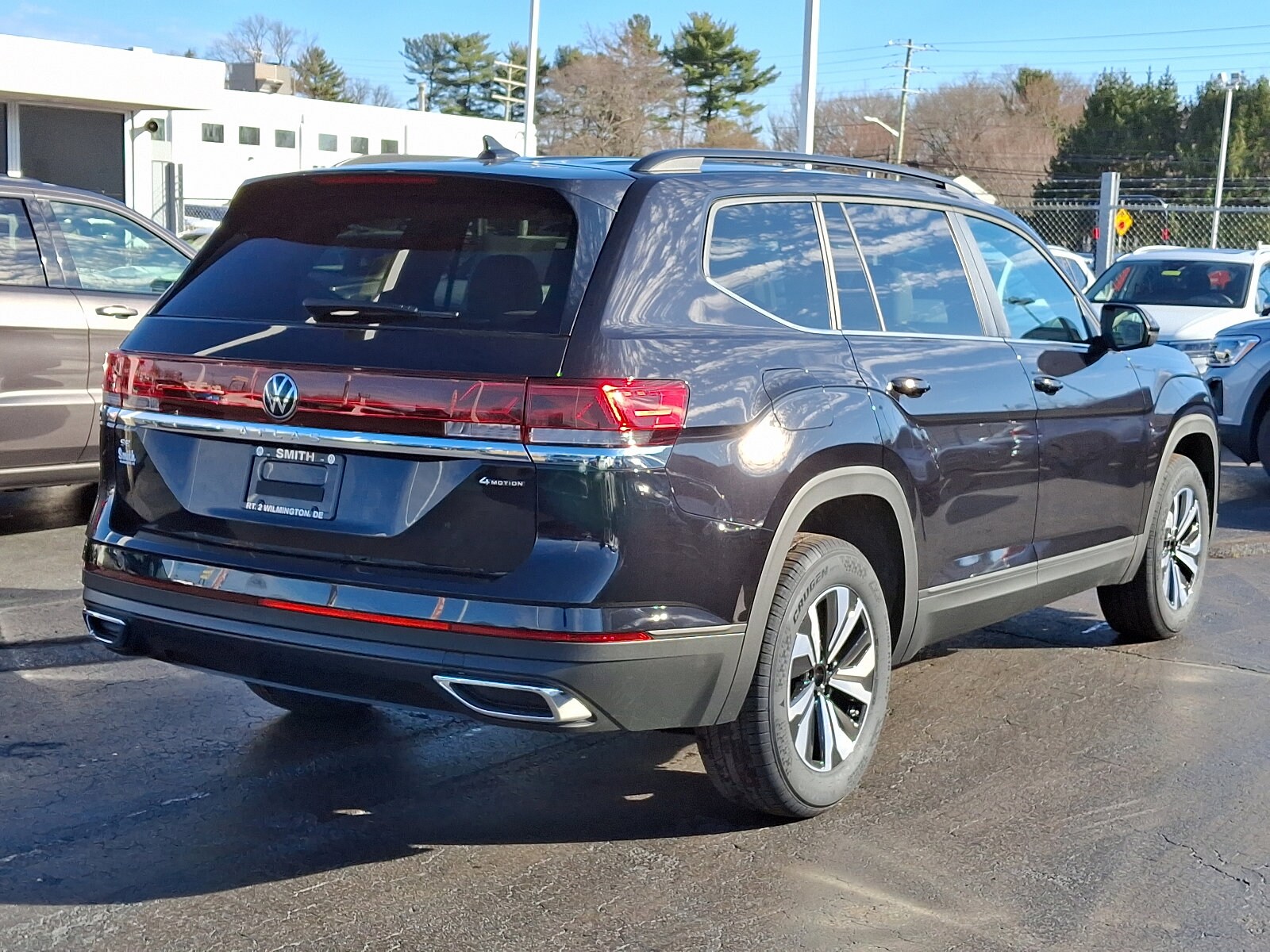 2025 Volkswagen Atlas SE photo 4