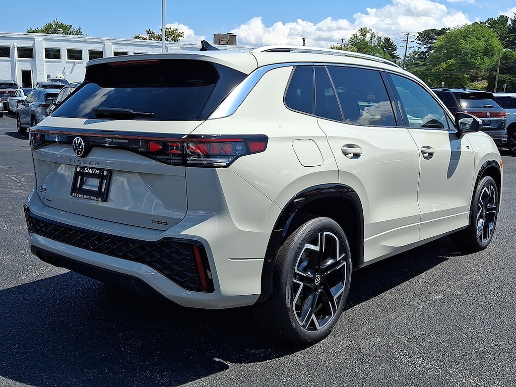 New 2026 Volkswagen Tiguan SEL R-Line Turbo SUV