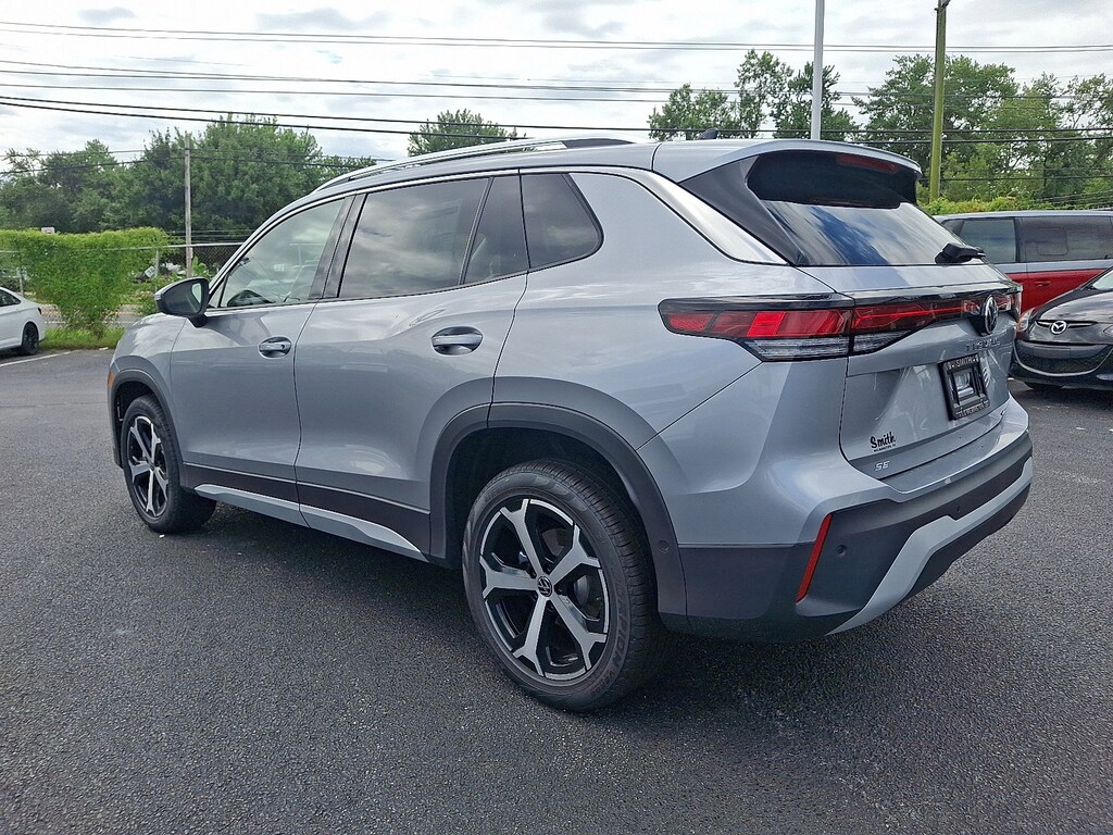 New 2025 Volkswagen Tiguan 2.0T SE SUV
