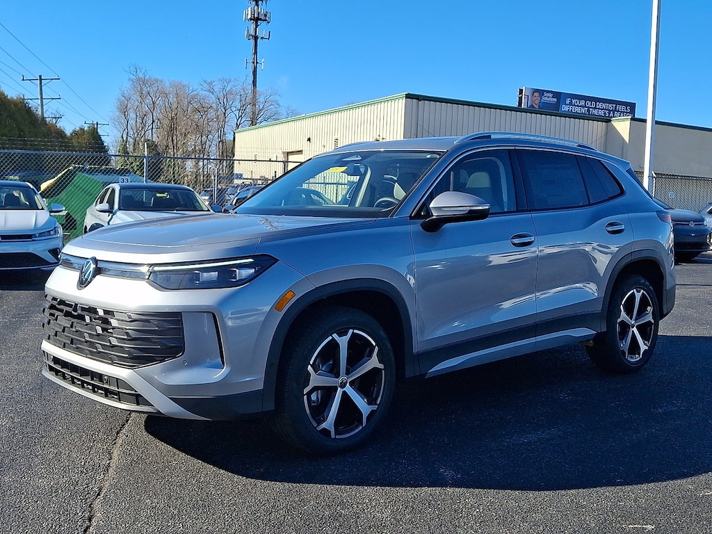 New 2026 Volkswagen Tiguan 2.0T SE SUV