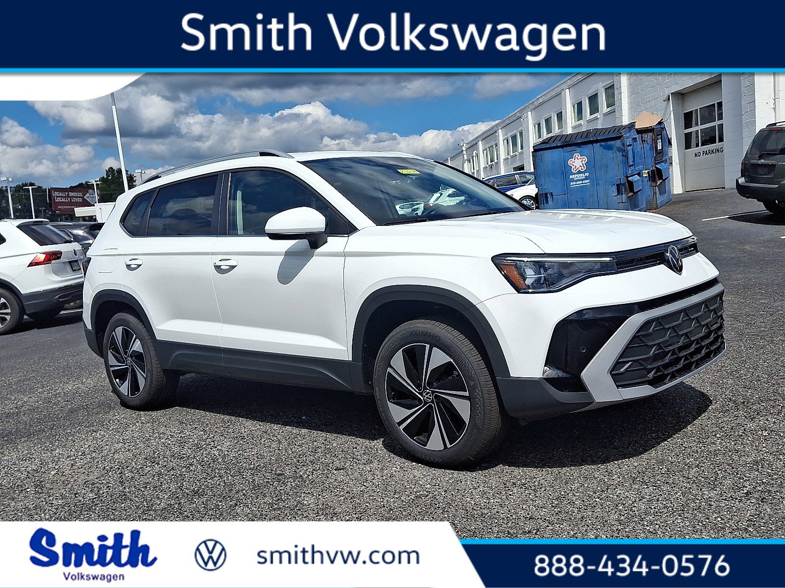 2025 Volkswagen Taos SE's photo