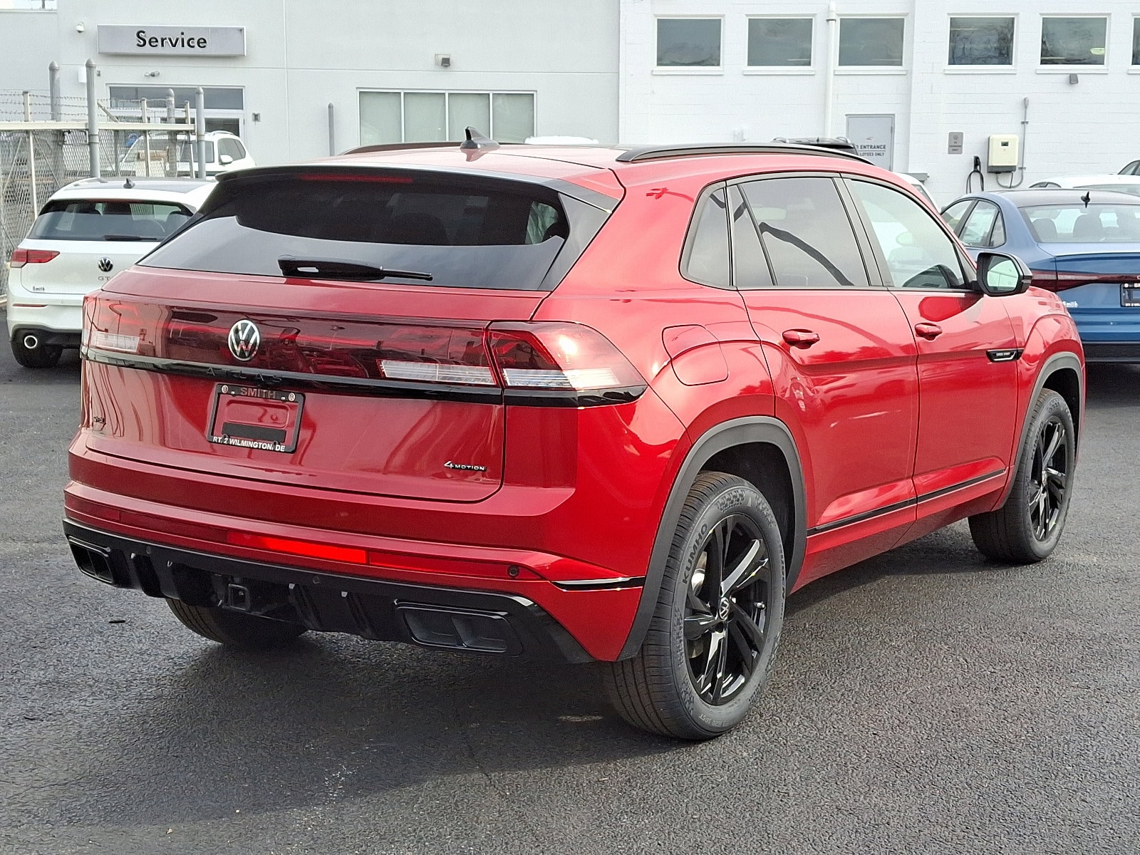 2025 Volkswagen Atlas Cross Sport SEL R-Line photo 4