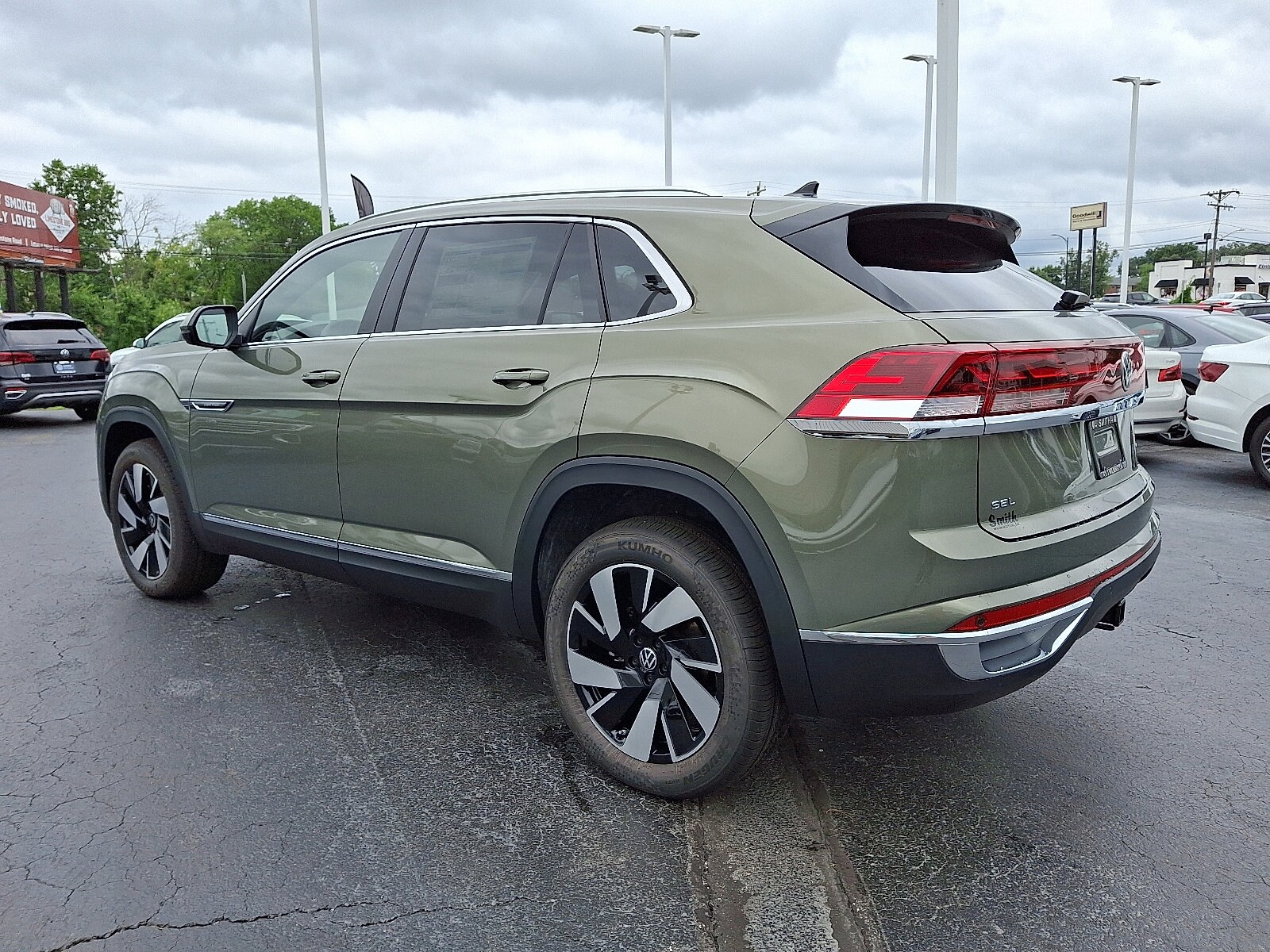 2025 Volkswagen Atlas Cross Sport SEL photo 2