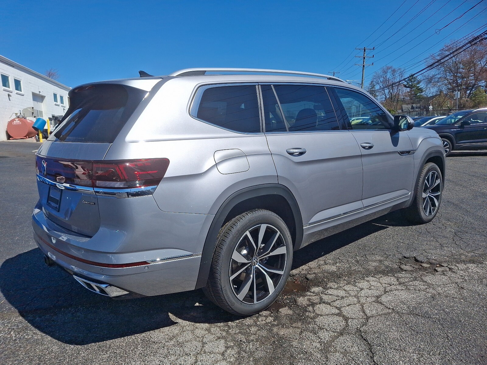 2025 Volkswagen Atlas SEL Premium R-Line photo 4