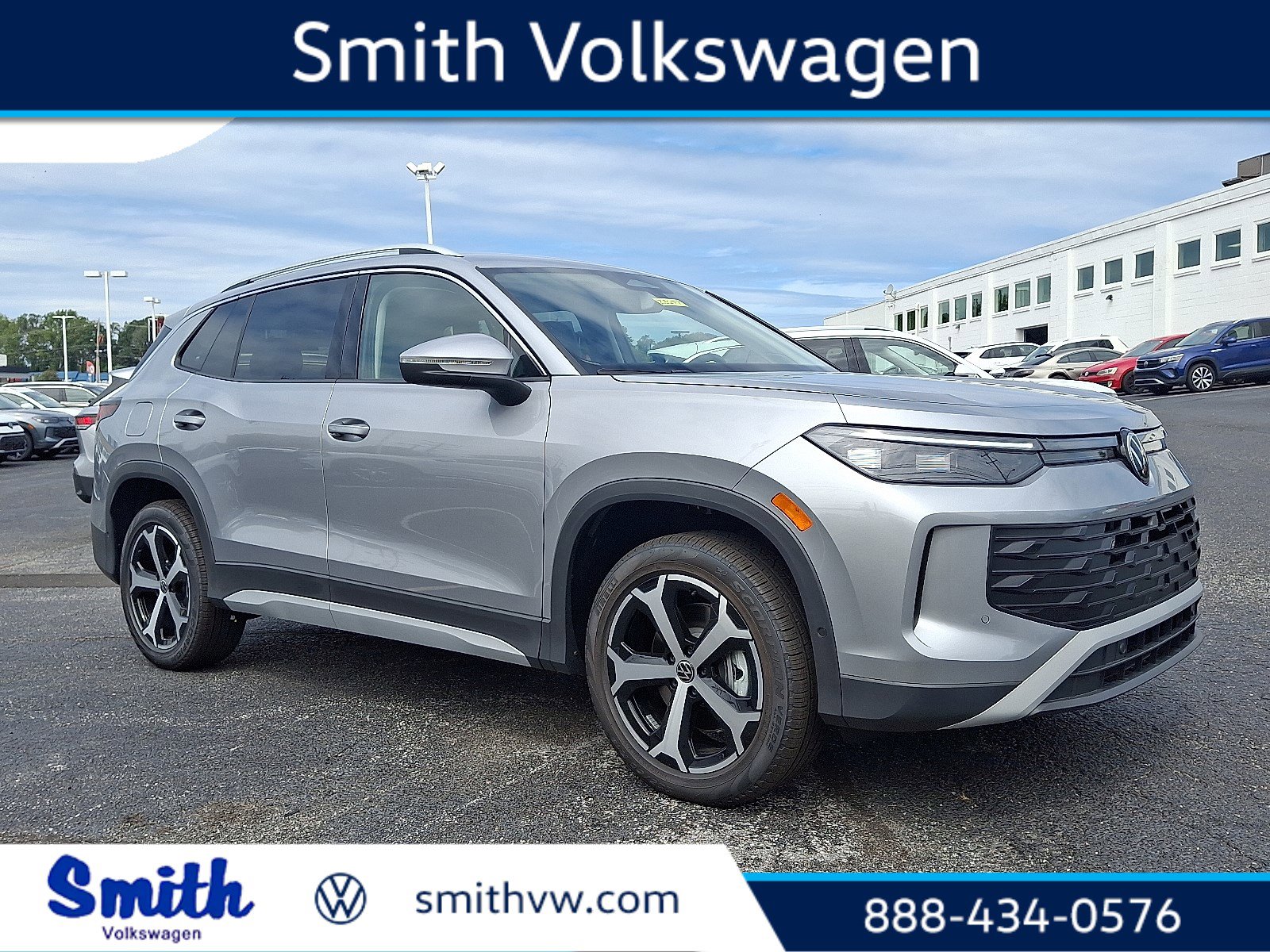 2025 Volkswagen Tiguan SE's photo
