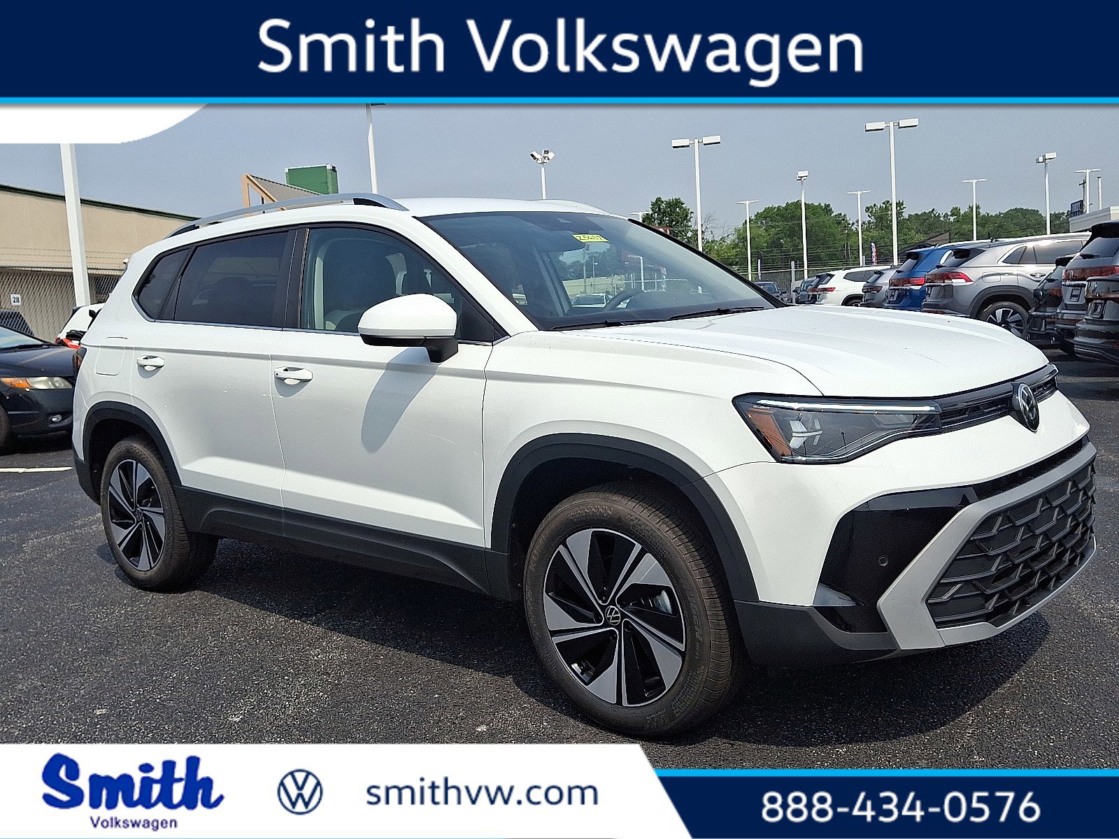 2025 Volkswagen Taos SE's photo