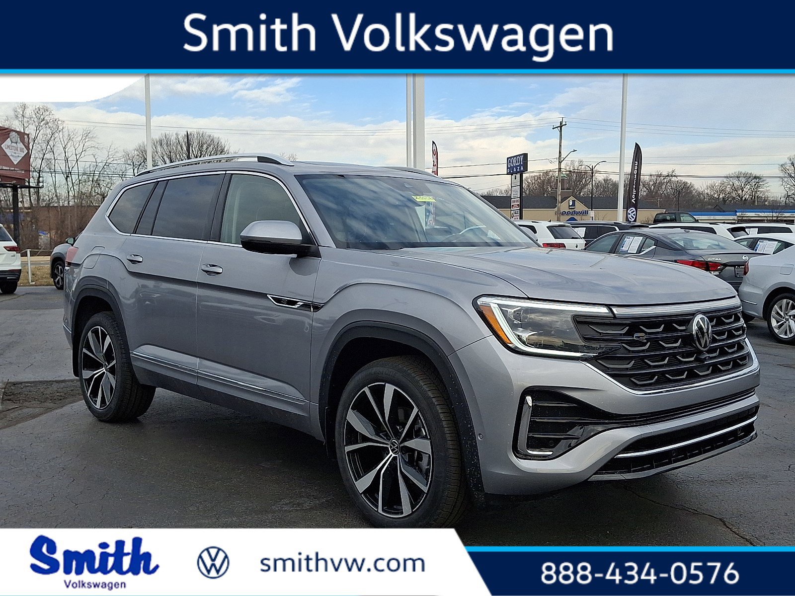 2026 Volkswagen Atlas SEL Premium R-Line's photo