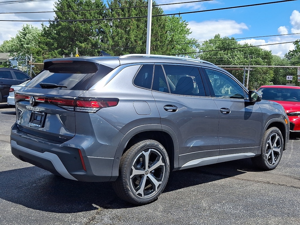 New 2026 Volkswagen Tiguan SE SUV