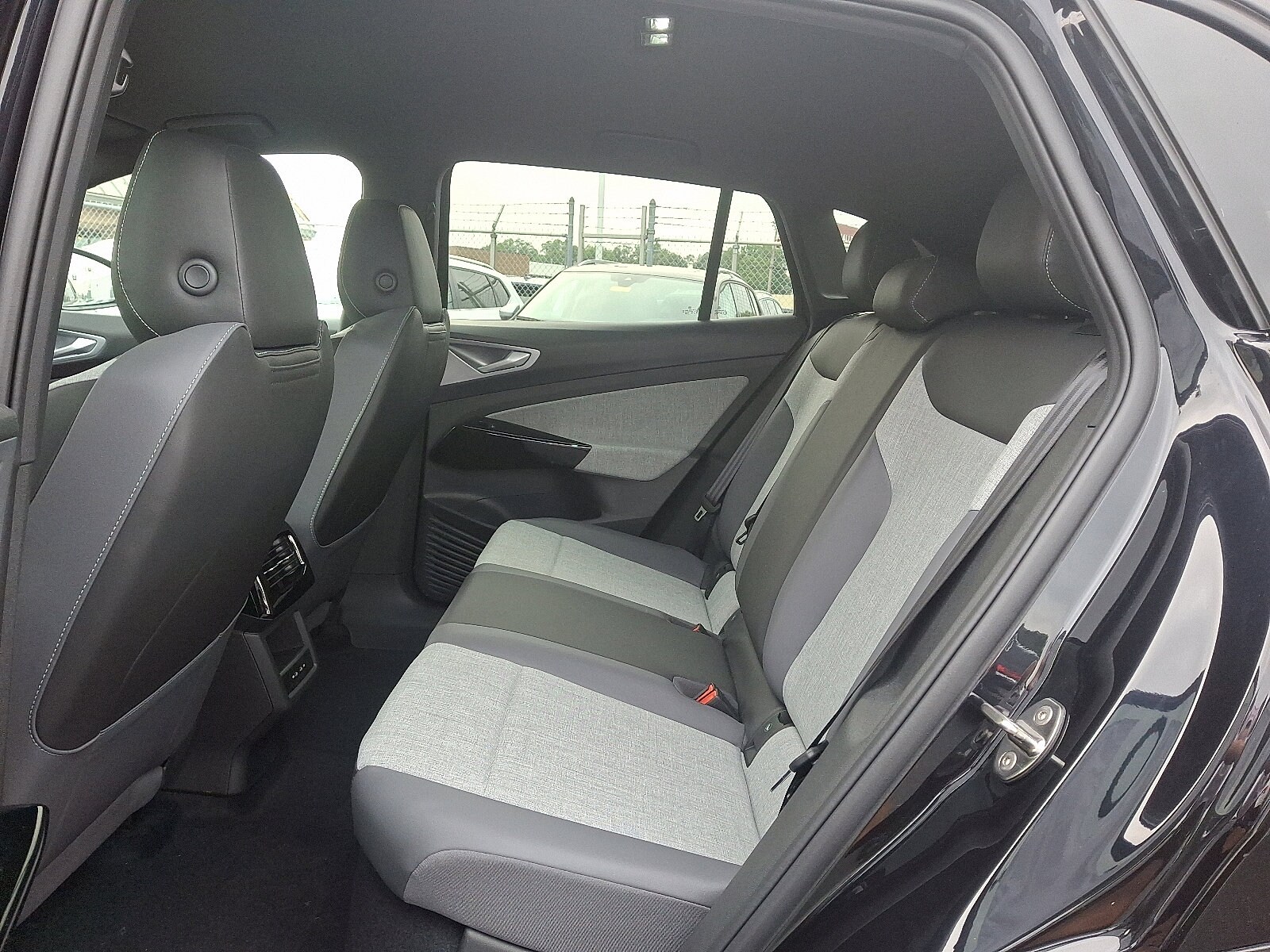 2025 Volkswagen ID.4 PRO - Photo 6