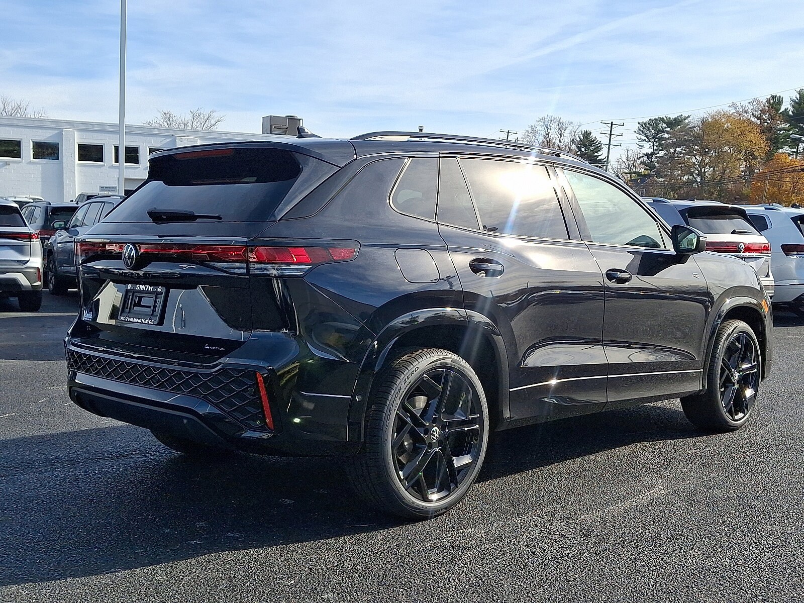2026 Volkswagen Tiguan SE R-Line Black photo 3