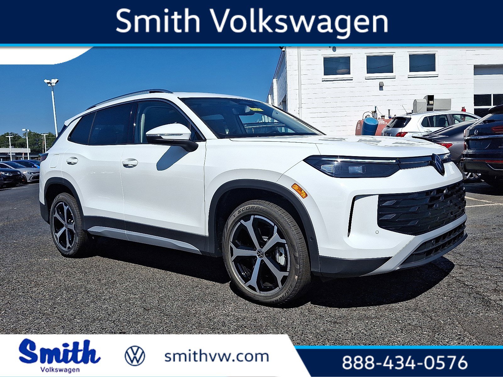 2025 Volkswagen Tiguan SE's photo