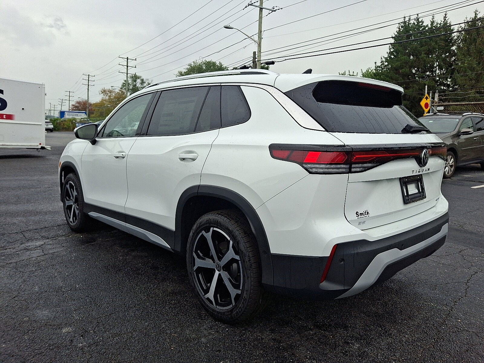2025 Volkswagen Tiguan SE photo 2
