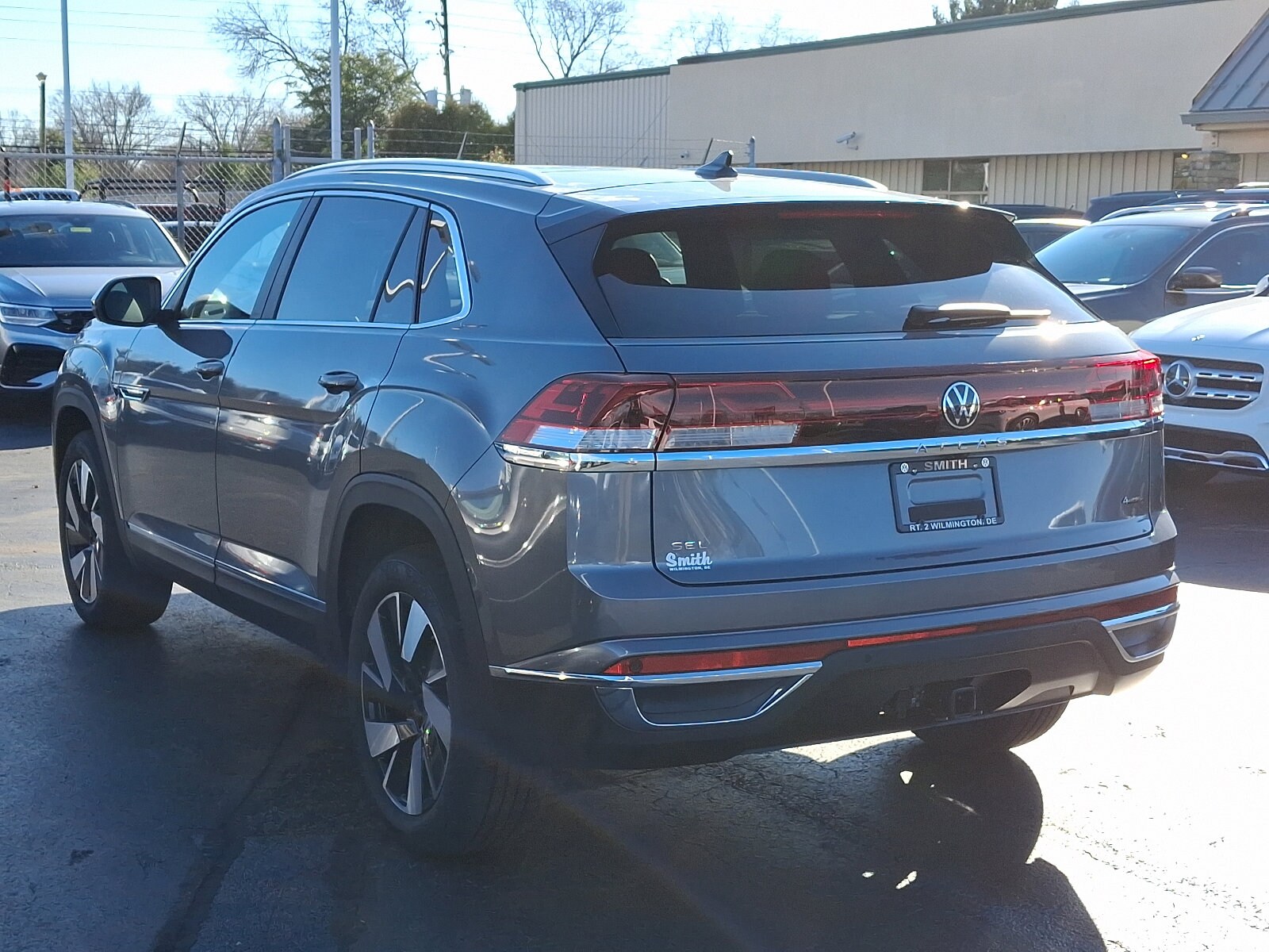 2025 Volkswagen Atlas Cross Sport SEL photo 3