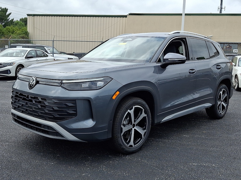 New 2026 Volkswagen Tiguan SE SUV