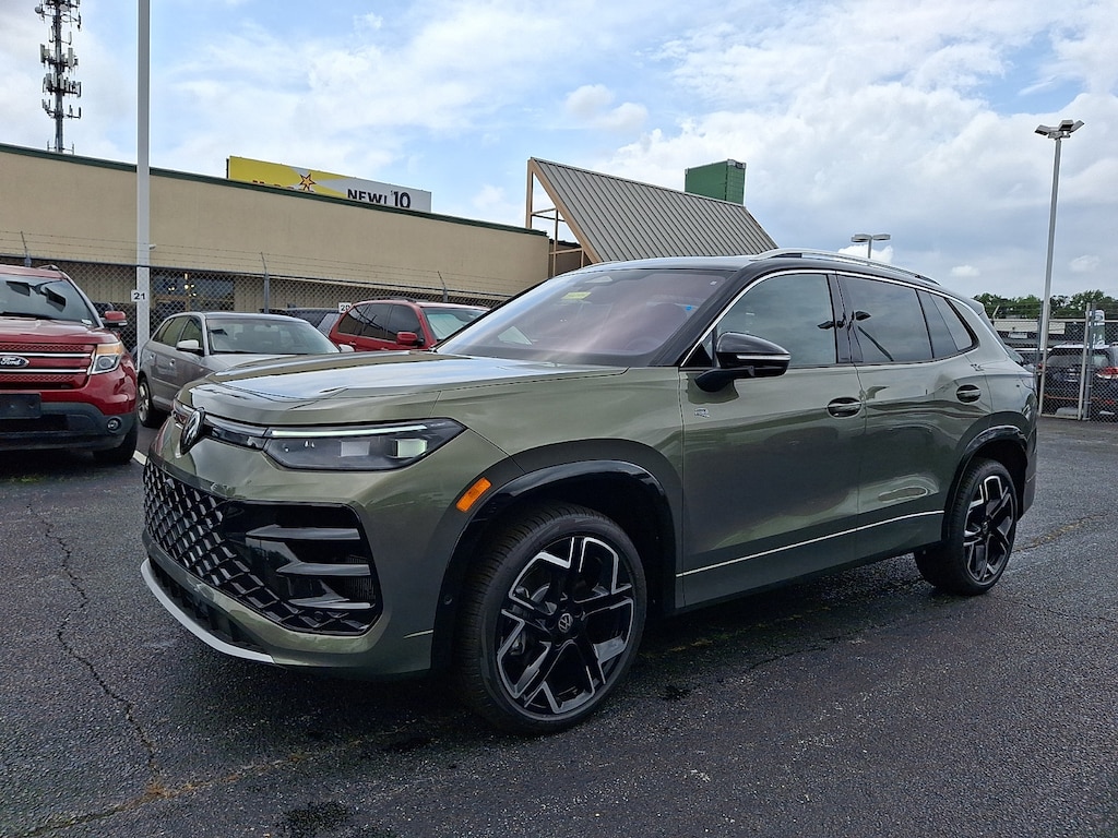 New 2026 Volkswagen Tiguan 2.0T SEL R-Line Turbo SUV
