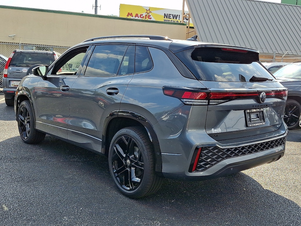 New 2026 Volkswagen Tiguan SE R-Line Black SUV
