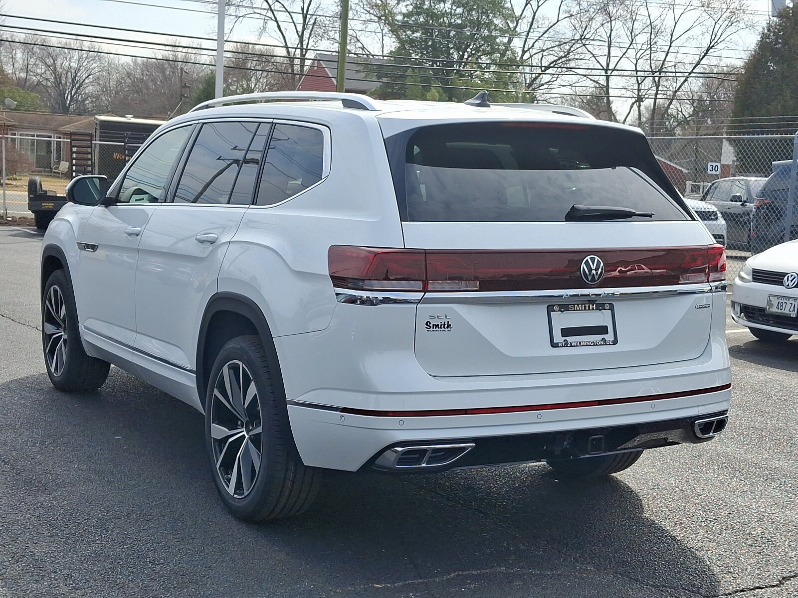 2025 Volkswagen Atlas SEL Premium R-Line photo 3