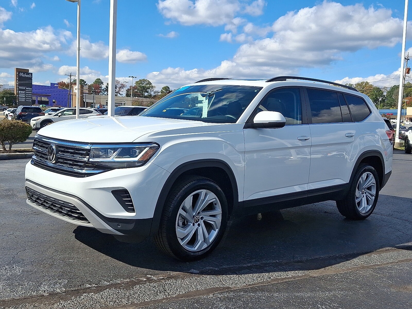 2023 Volkswagen Atlas SE Technology photo 2