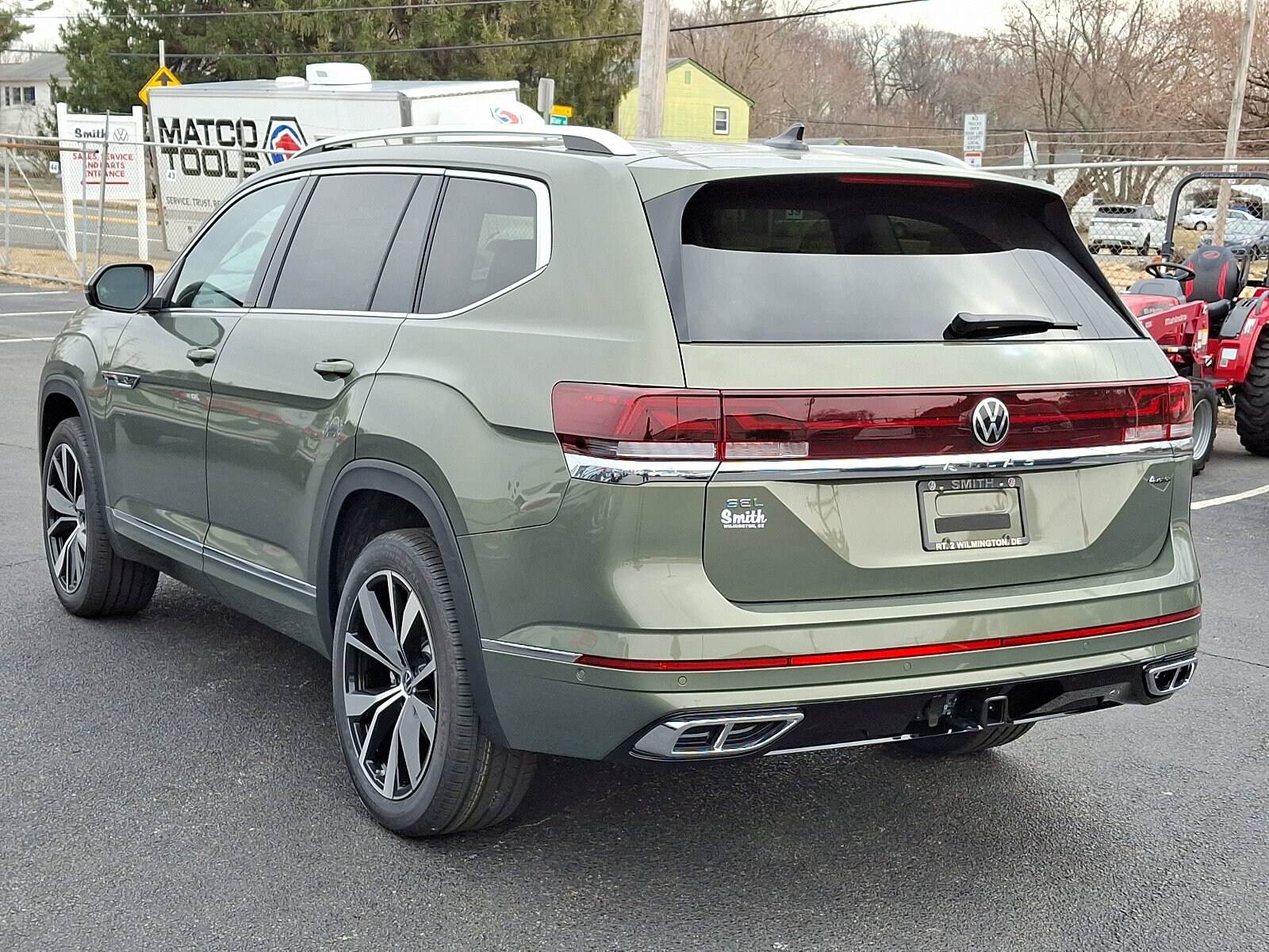 2025 Volkswagen Atlas SEL Premium R-Line photo 3