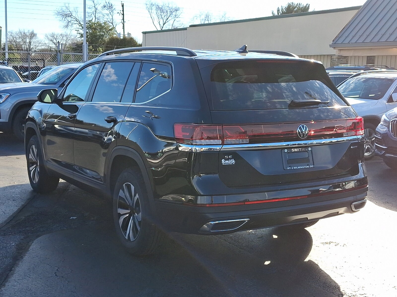 2025 Volkswagen Atlas SE photo 3