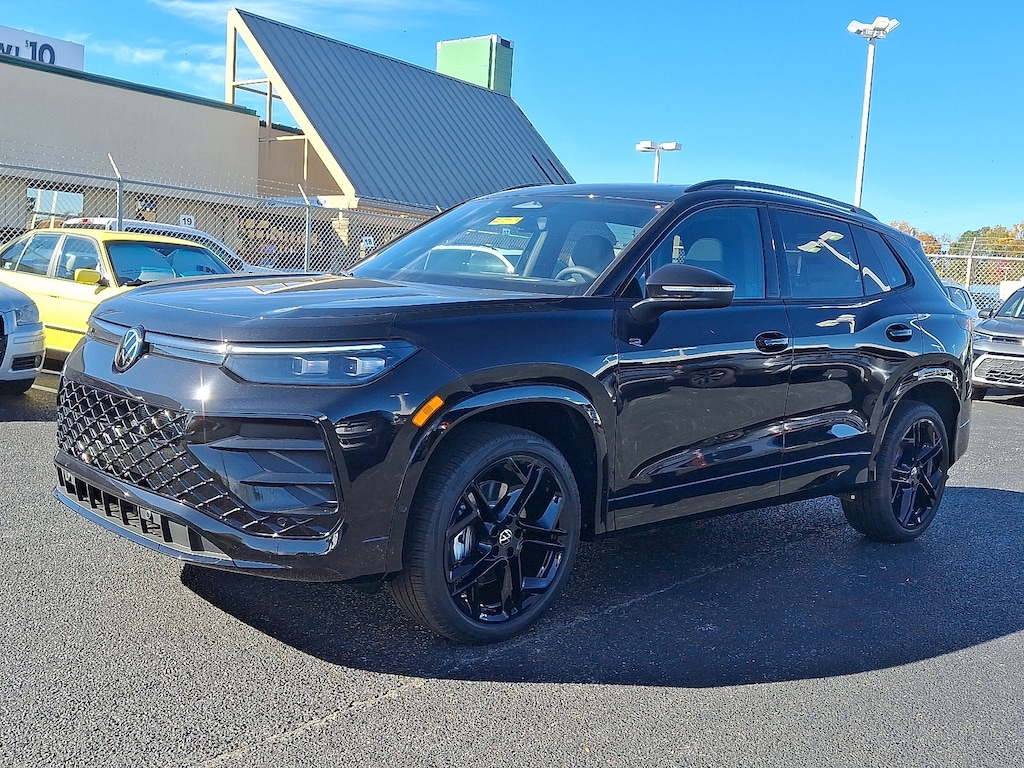 New 2026 Volkswagen Tiguan 2.0T SE R-Line Black SUV
