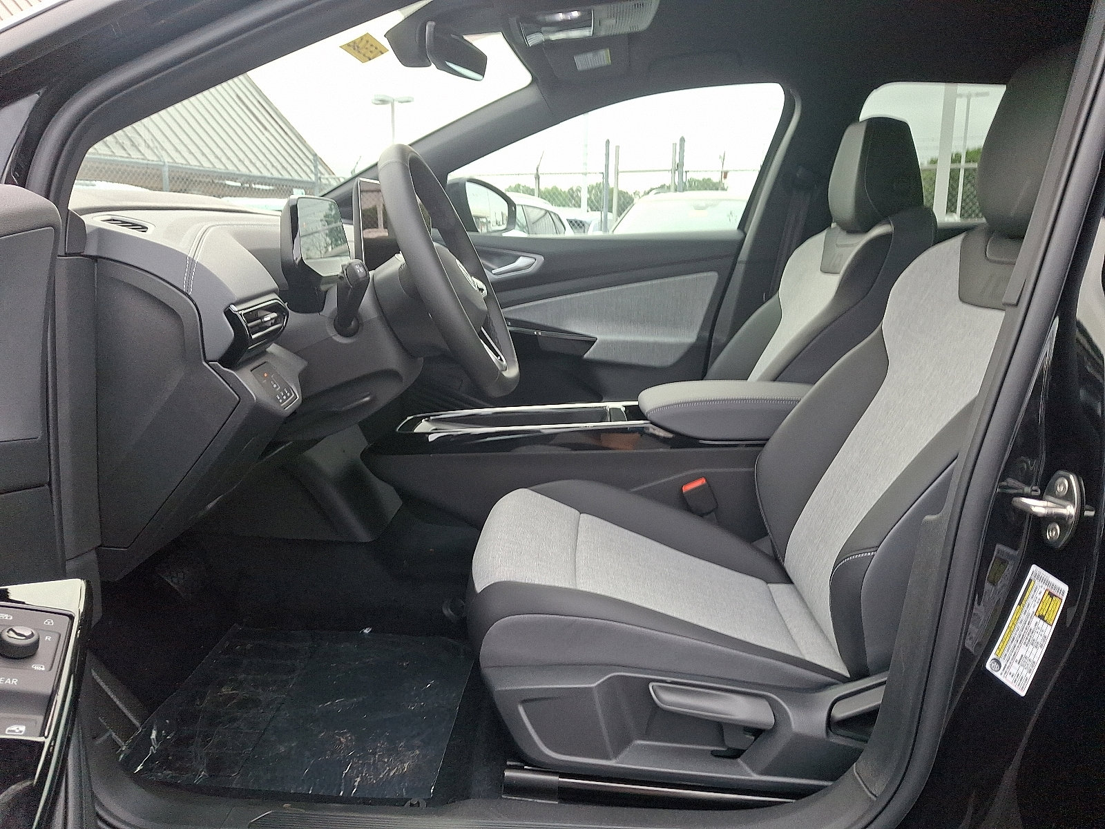 2025 Volkswagen ID.4 PRO - Photo 9