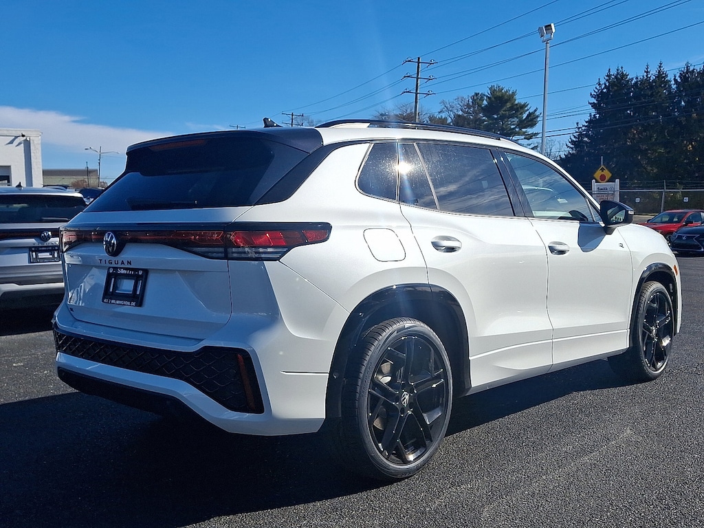 New 2026 Volkswagen Tiguan 2.0T SE R-Line Black SUV