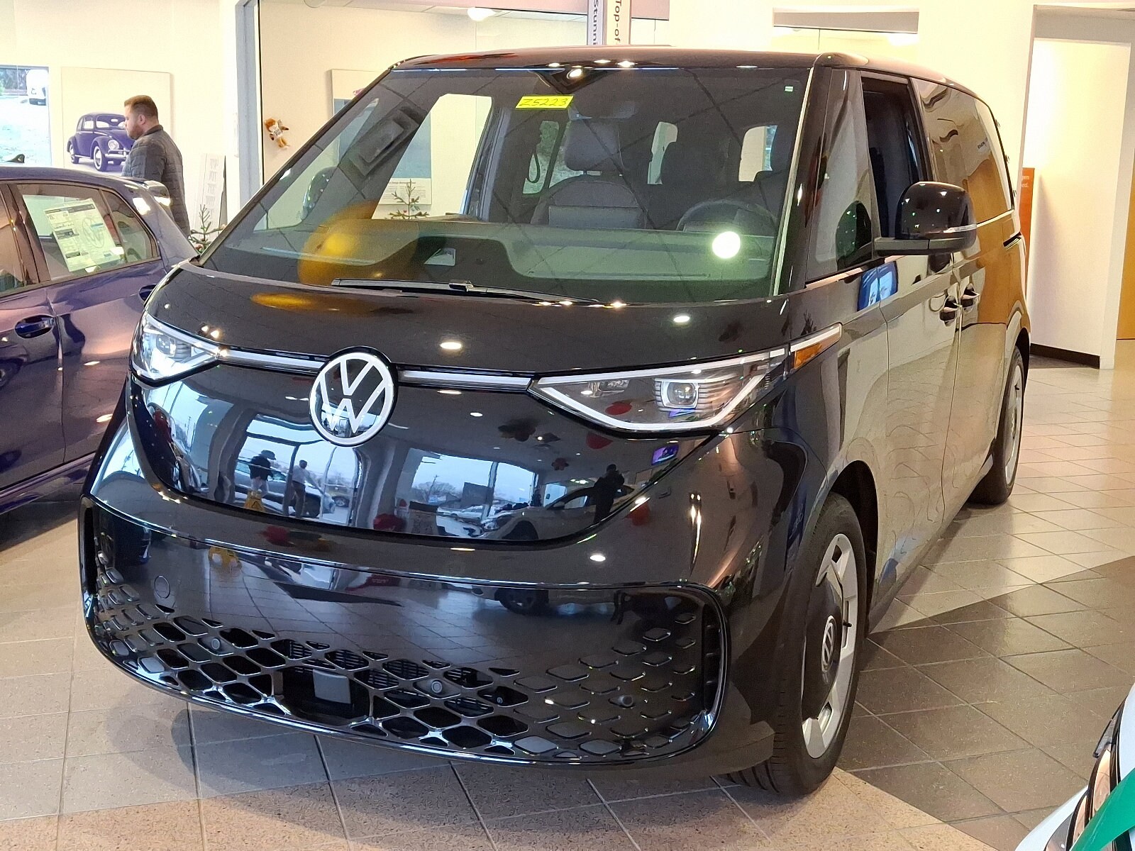 2025 Volkswagen ID. Buzz Pro S photo 2