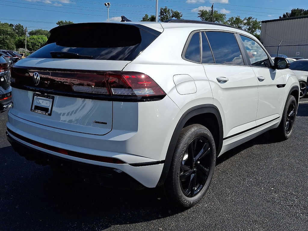New 2026 Volkswagen Atlas Cross Sport SEL R-Line Black SUV