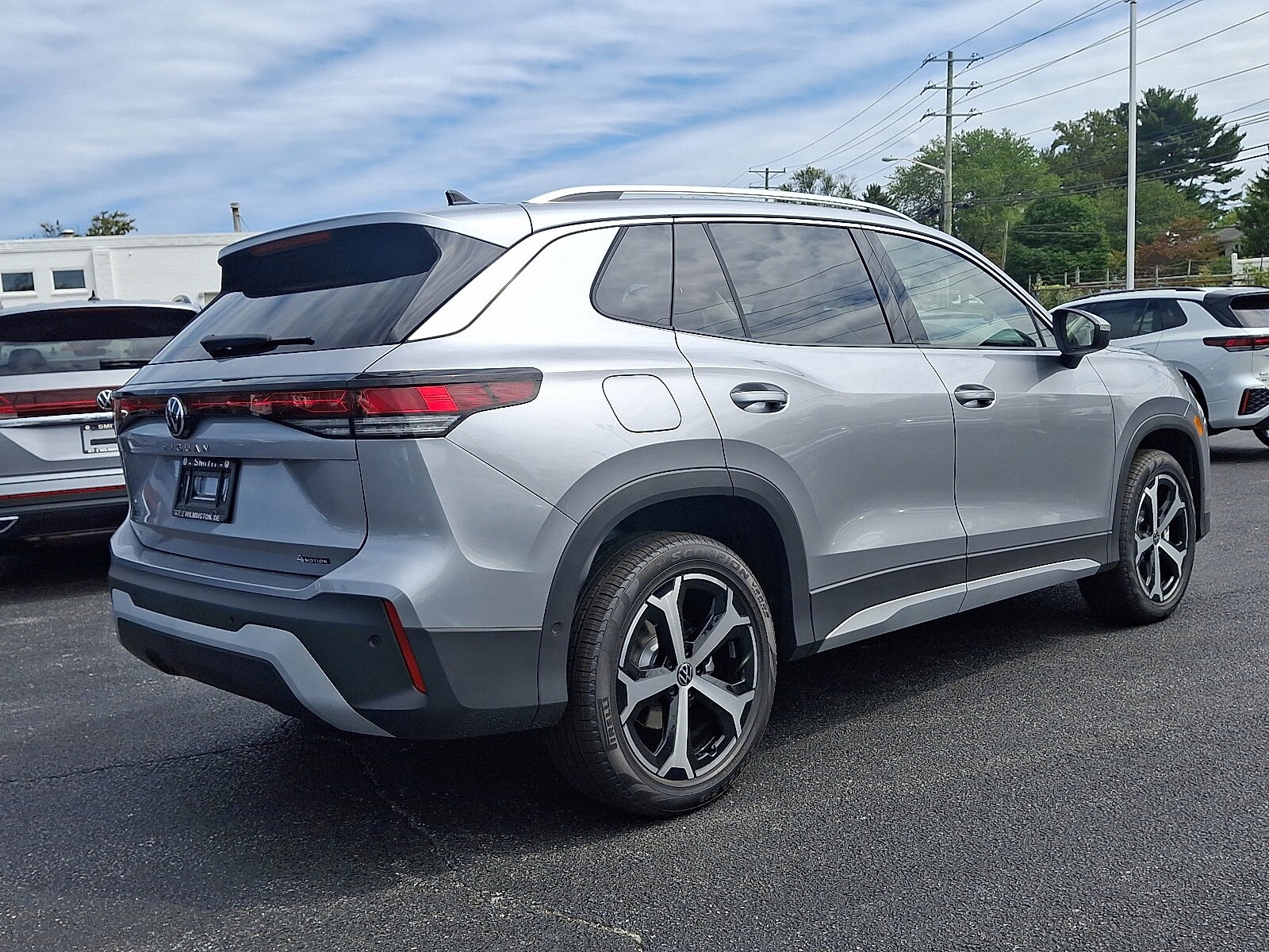 2025 Volkswagen Tiguan SE photo 3
