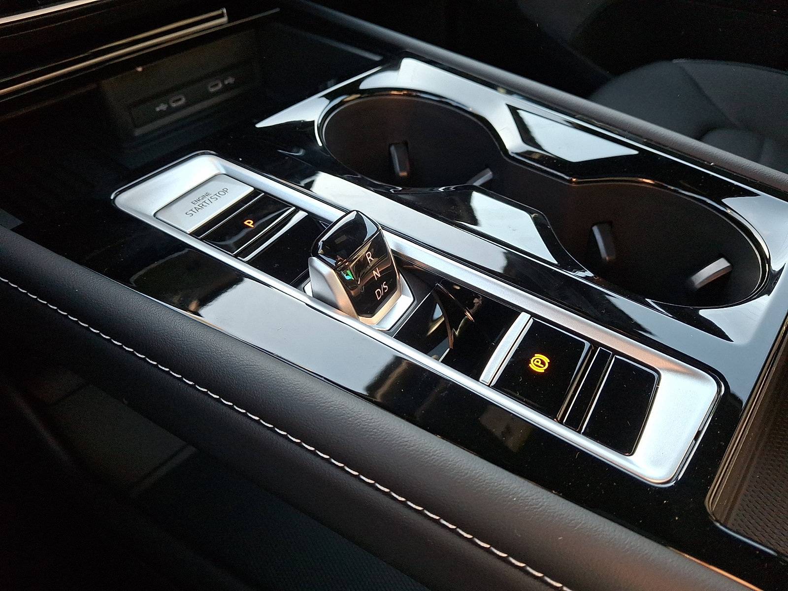 2025 Volkswagen Atlas Cross Sport SEL - Photo 11