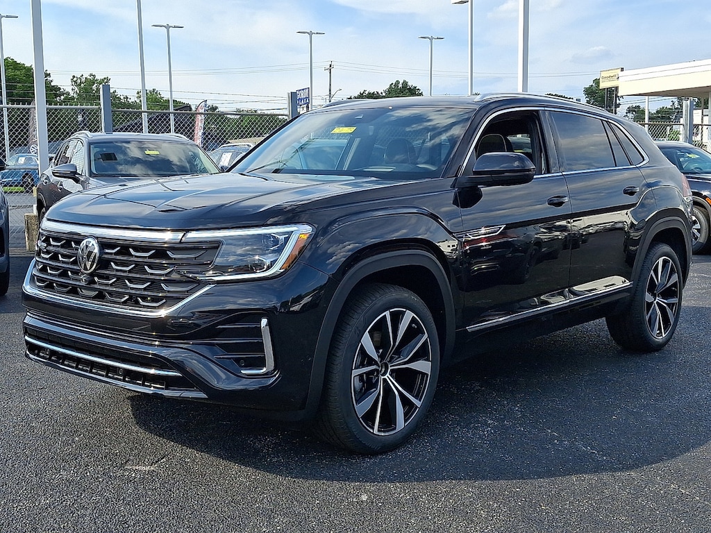New 2026 Volkswagen Atlas Cross Sport SEL Premium R-Line SUV