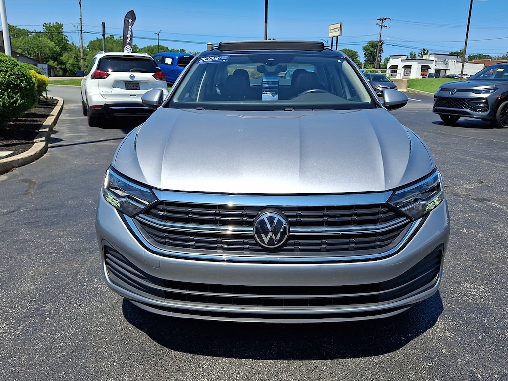 Certified 2023 Volkswagen Jetta 1.5T SE Sedan
