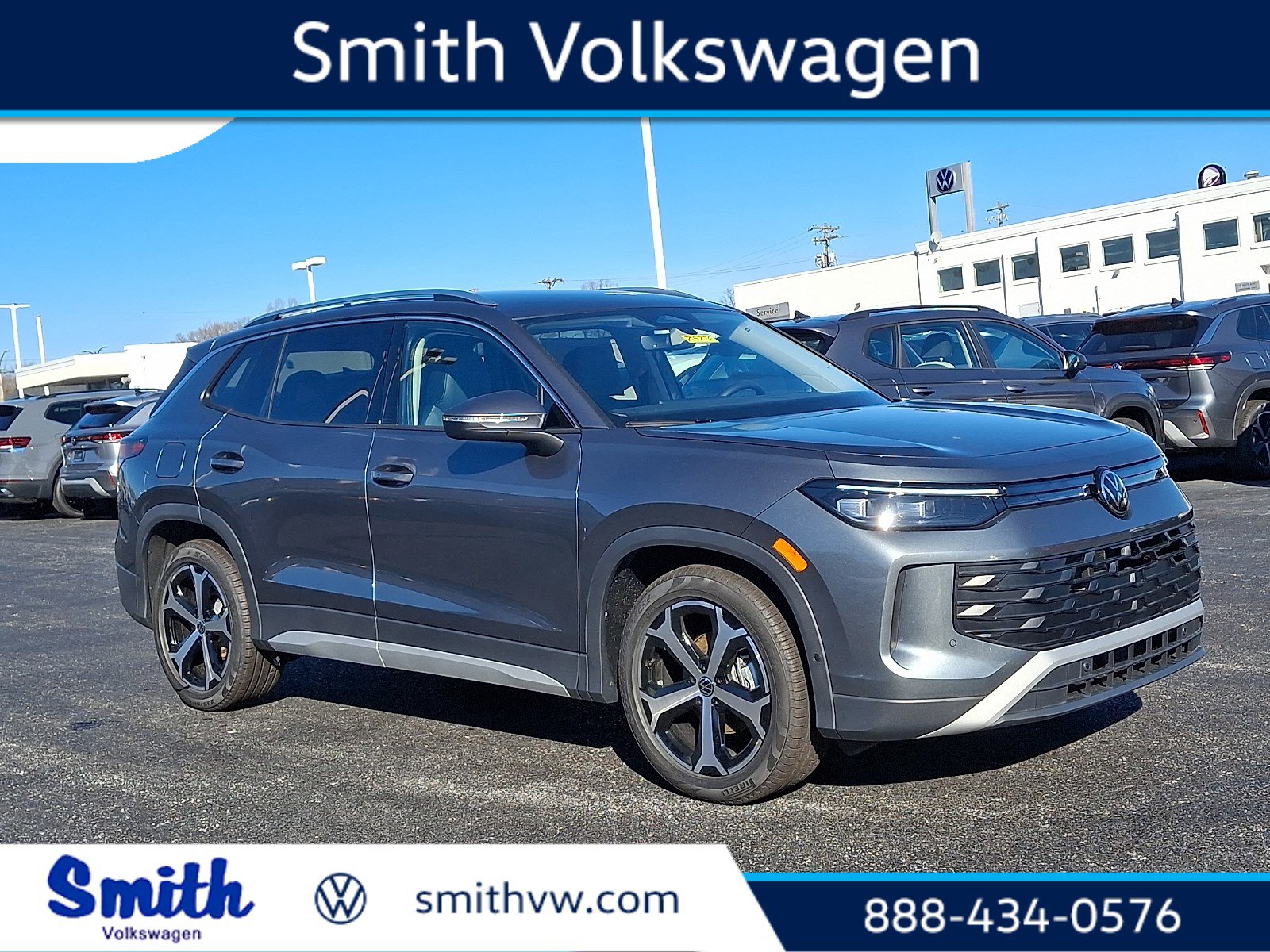 2026 Volkswagen Tiguan SE's photo