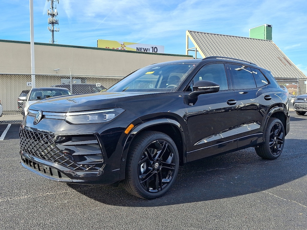 New 2026 Volkswagen Tiguan 2.0T SE R-Line Black SUV