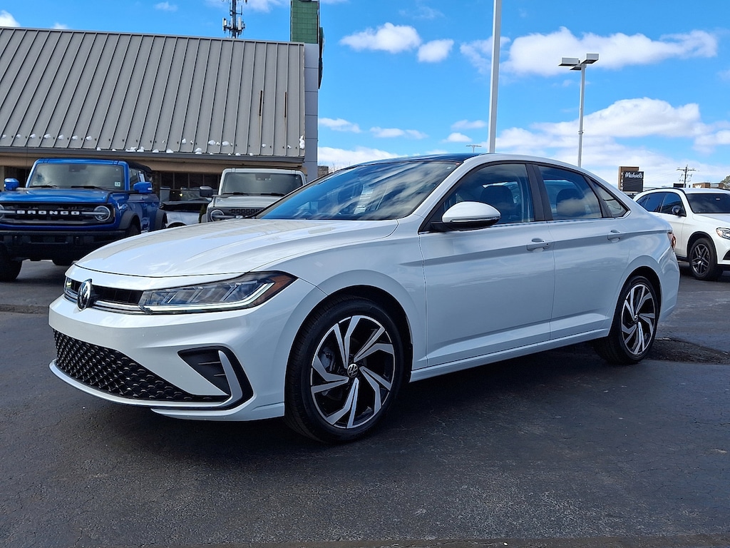 Certified 2025 Volkswagen Jetta 1.5T SEL Sedan